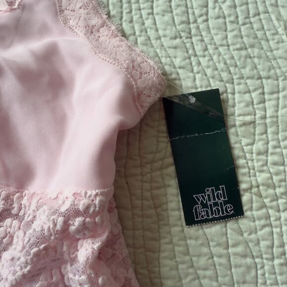 Wild Fable Pink Lace Camisole Cami Floral Sheer Tank Top V-Neck NWT Size M - Picture 5 of 8